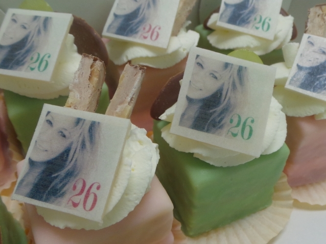 Petit four met logo/foto